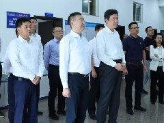 辽宁省副省长靳国卫一行莅临平博手机版调研